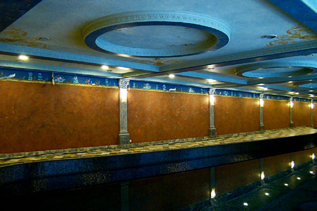 Декорирование бассейна в частном доме в Лен области в Западной Лице